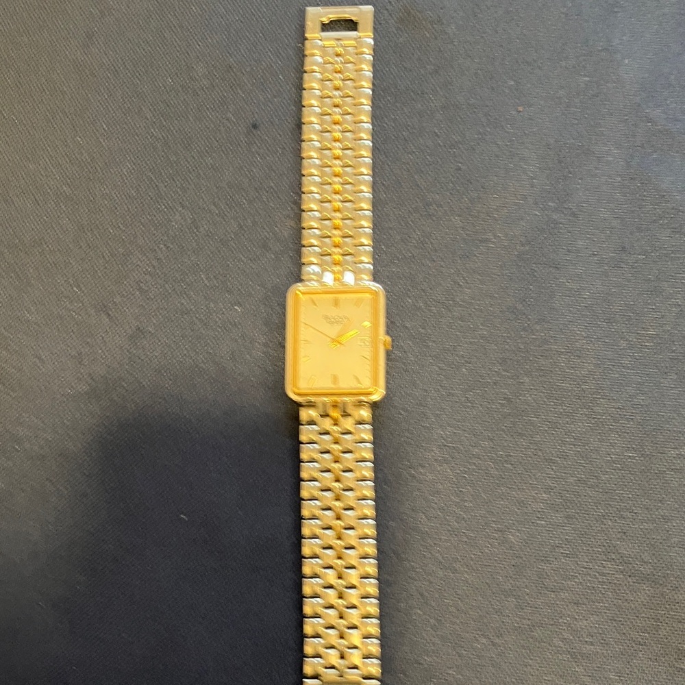 Bulova Two-Tone Men's Watch (with battery)